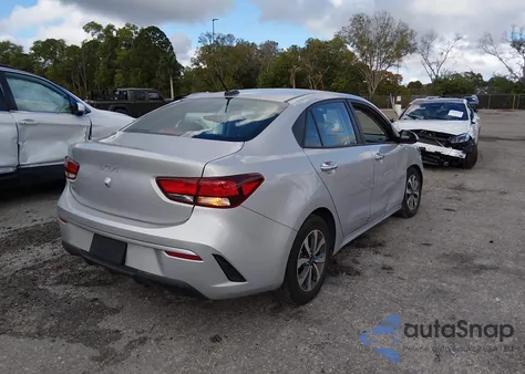 2022 Kia Rio S из США, поврежденный, VIN 3KPA24AD0NE458367